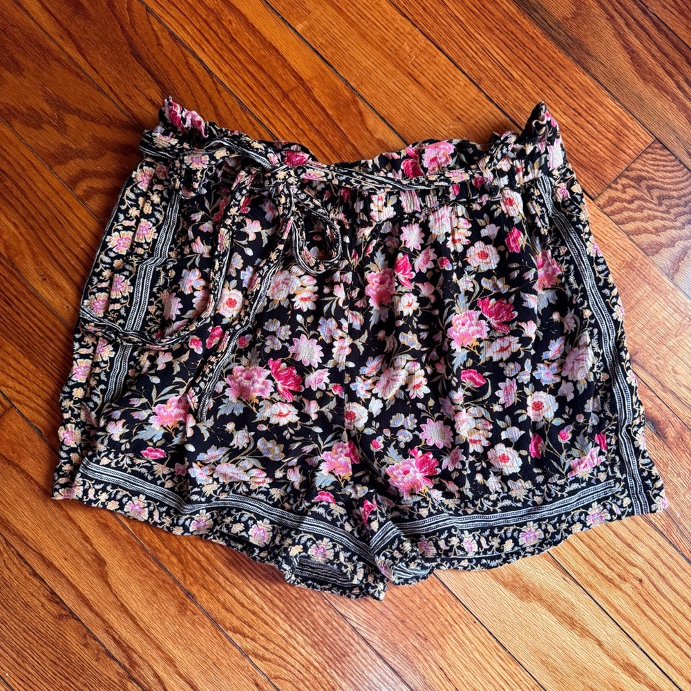SOLD Ⓜ️ American Eagle Outfitters Paper Bag Shorts - Picture 8 of 8